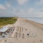 Becke, With Private Parking * Zandvoort