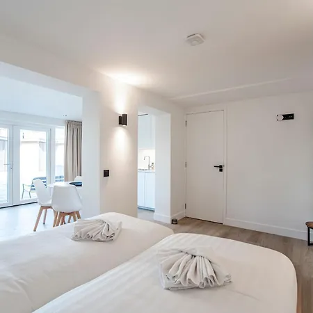 Becke, With Private Parking * Zandvoort