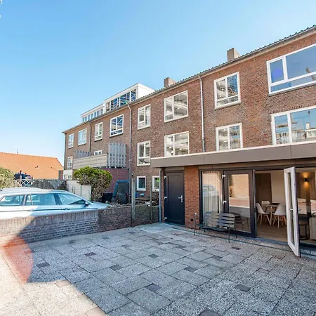 Becke, With Private Parking