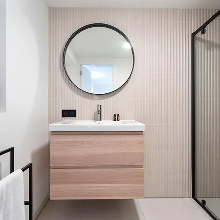 Becke, With Private Parking