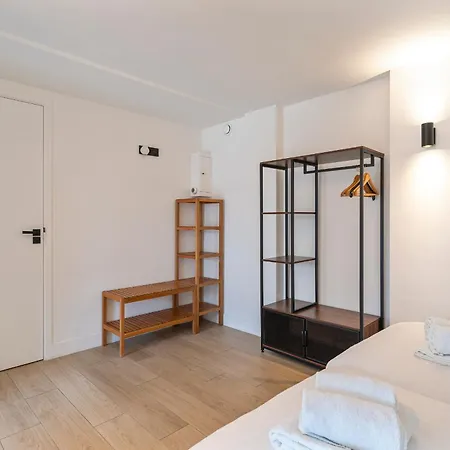 Becke, With Private Parking