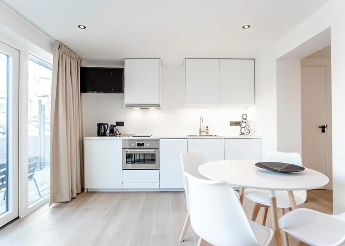 Becke, With Private Parking Apartman