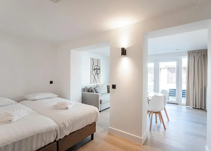 Becke, With Private Parking *