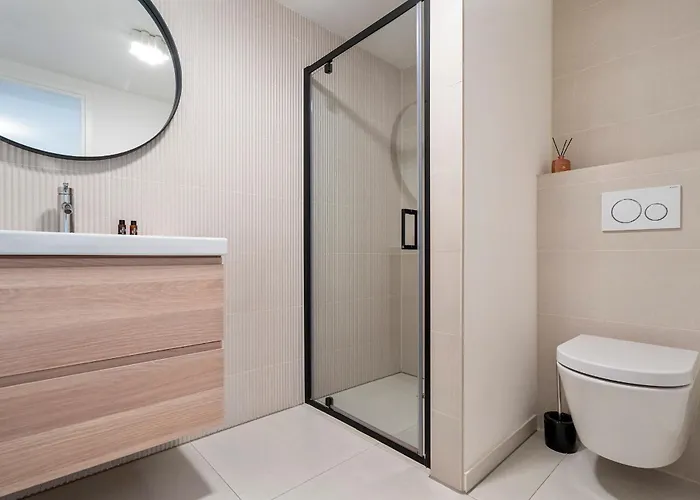 Becke, With Private Parking Apartman