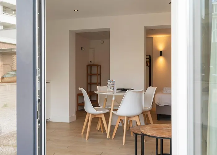 Becke, With Private Parking