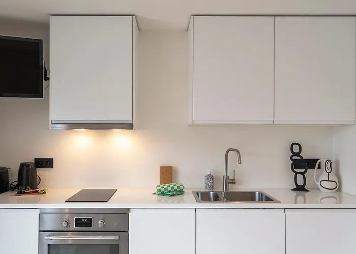 Becke, With Private Parking * Zandvoort