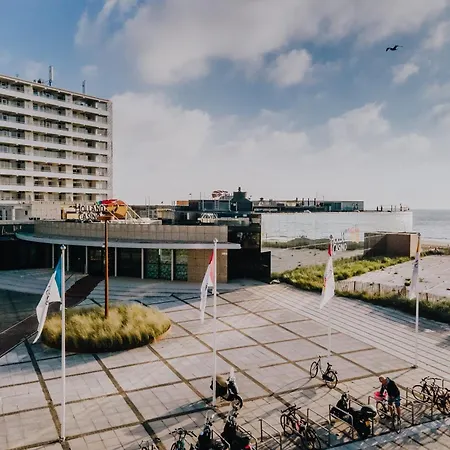 Becke, With Private Parking Apartment Zandvoort