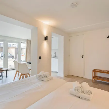 Apartment Becke, With Private Parking Zandvoort