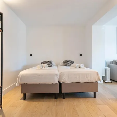 Becke, With Private Parking Apartment *
